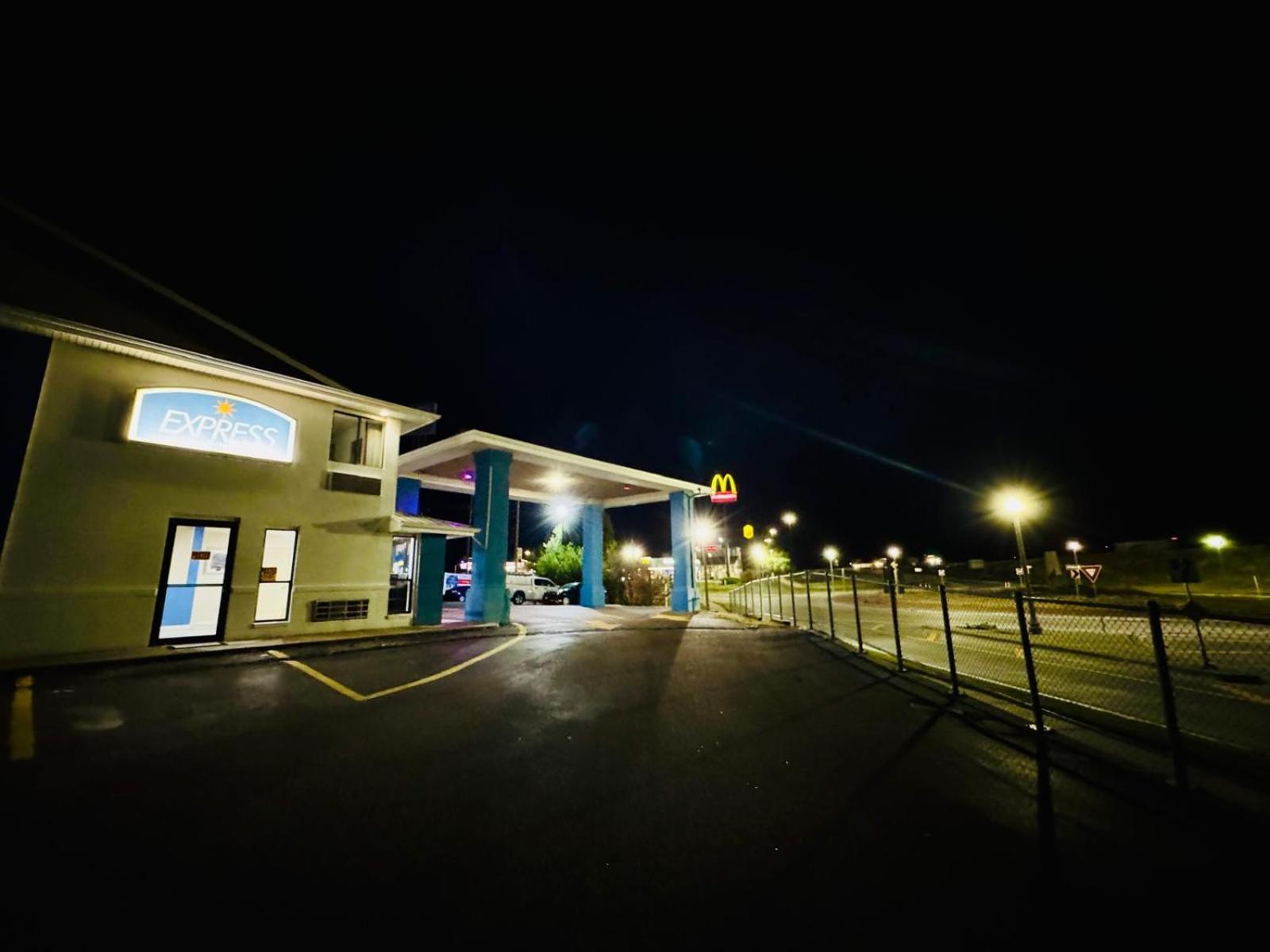Express Inn Junction City Exterior photo