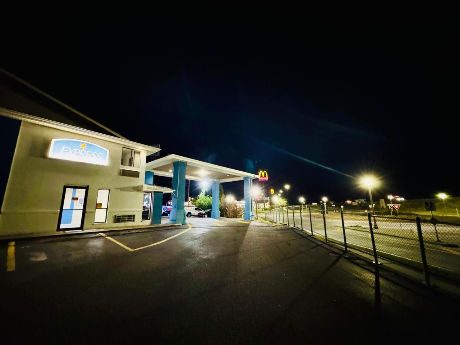 Express Inn Junction City Exterior photo